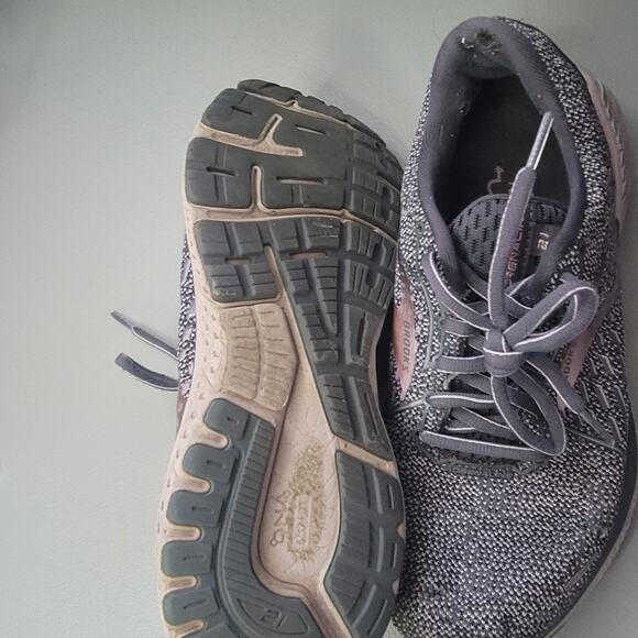 Brooks Athletic Shoes Women's size 8.5 Adrenaline Gray - READ - Picture 6 of 8